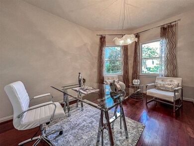 1034 Bayou Island Dr, Houston, TX 77063 - photo 4