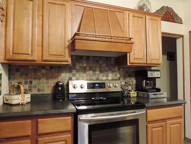 212 Ridge Ave, Hawley, PA 18428 - photo 6