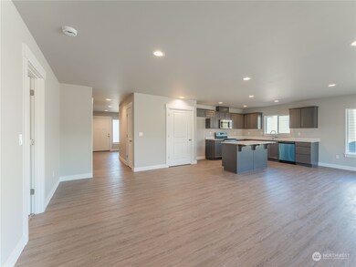 2377 3rd St SE, Wenatchee, WA 98802 - photo 6