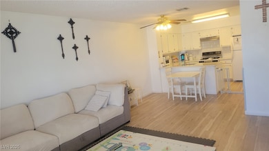 2140 Willowbury Dr unit A, Las Vegas, NV 89108 - photo 6
