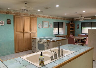 Kitchen breakfast nook