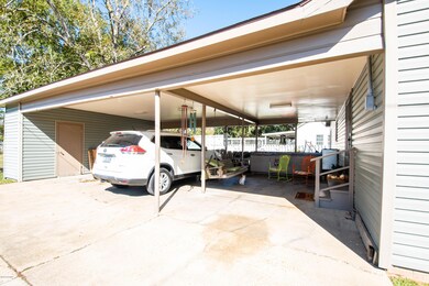 6_Outside Front (4)