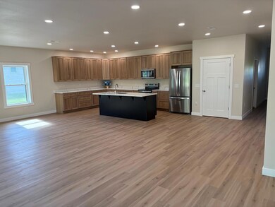 1101 Courtney Dr, Caledonia, MN 55921 - photo 2