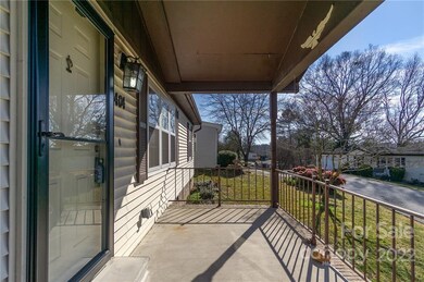 404 Deerfield Ct unit 7, Hendersonville, NC 28792 - photo 4