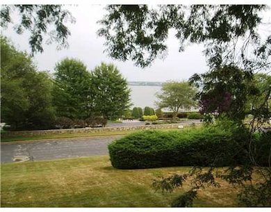 110 Crosswynds Dr, Saunderstown, RI 02874 - photo 2