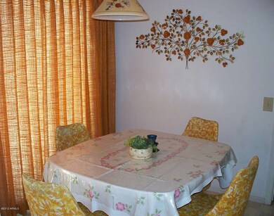 eat in kitchen