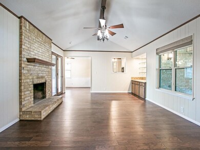 725 Glenhaven Dr, Hurst, TX 76054 - photo 5