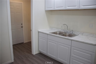 372 E 55th St, Los Angeles, CA 90011 - photo 4