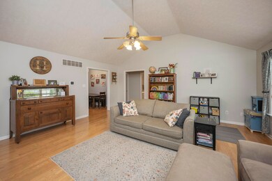 202 E Joann Dr, Wilmore, KY 40390 - photo 5