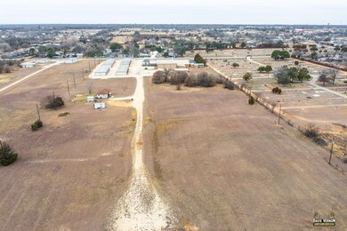 605 Hunt St, Clyde, TX 79510 - photo 4