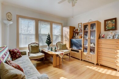 5504 W Barry Ave unit 2, Chicago, IL 60641 - photo 4