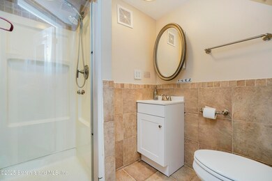 bathroom 1st fl