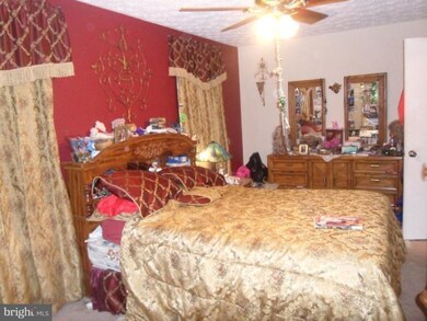 18605 Winding Creek Place, Germantown, MD 20874 - photo 6