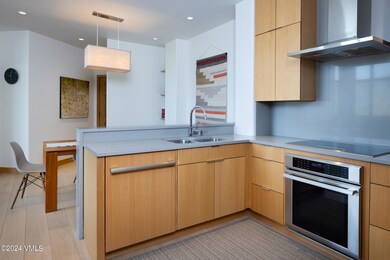 HighlandsRanch407_Kitchen2