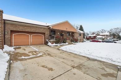 2300 Bellaire Ct, Des Plaines, IL 60016 - photo 3