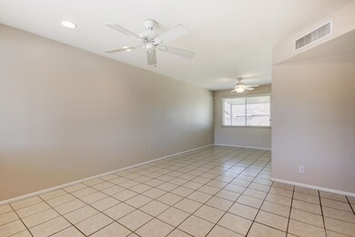 1638 W Inverness Dr-4