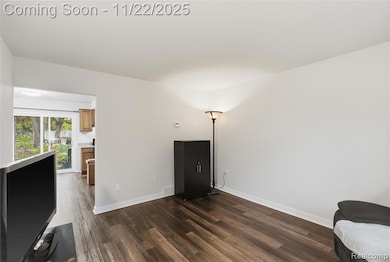 45311 Kensington St, Utica, MI 48317 - photo 5