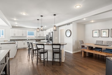 9398 W Mirror Rd, Columbus, IN 47201 - photo 6