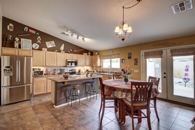 15274 W Hearn Rd-12