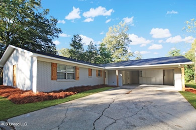 703 Lindale St, Clinton, MS 39056 - photo 2