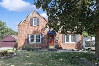 3119 47th St, Des Moines, IA 50310 - photo 2