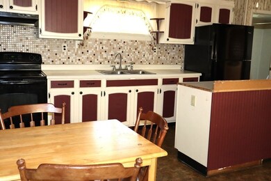 25 W Myrtle St, Orange, MA 01364 - photo 7