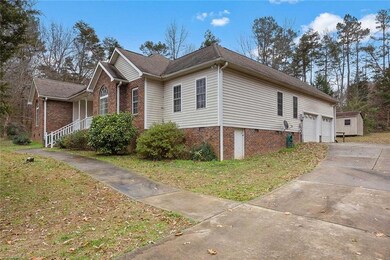 5909 Harvester Dr, Greensboro, NC 27406 - photo 4