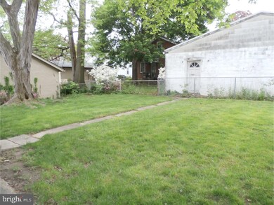 809 Chestnut St, Darby, PA 19023 - photo 2