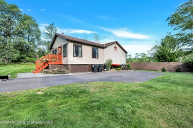 16 Quaking Aspen Ln, Lake Ariel, PA 18436 - photo 6