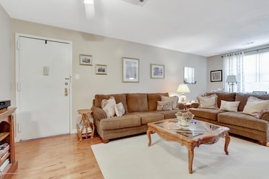 892 Armstrong Ave unit 1-4, Staten Island, NY 10308 - photo 4