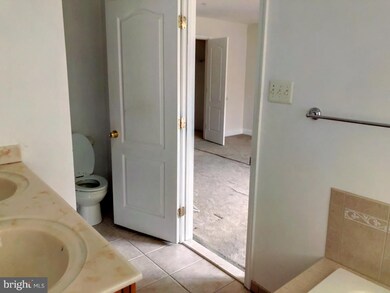 9156 Marlove Oaks Ln, Owings Mills, MD 21117 - photo 5