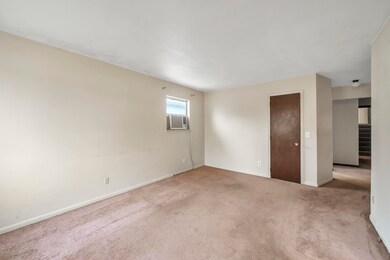 07_2720TaylorStWindowStillRealEstatePhot