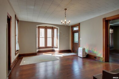 607 S 17th St, Quincy, IL 62301 - photo 2