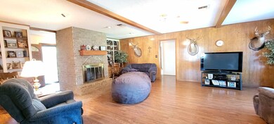 112 San Bernard St, Bay City, TX 77414 - photo 2