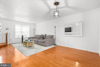 1161 Maple Glen Cir, Pottstown, PA 19464 - photo 6