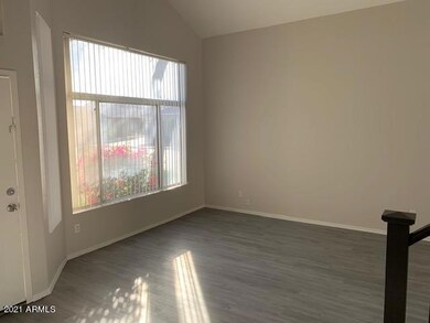 442 W El Freda Rd, Tempe, AZ 85284 - photo 5