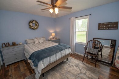 27210 US 12 Edw Bedroom 1