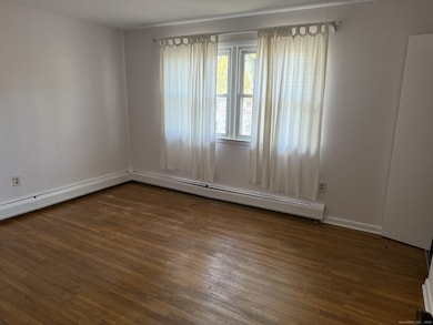 165 Yaremich Dr, Bridgeport, CT 06606 - photo 5