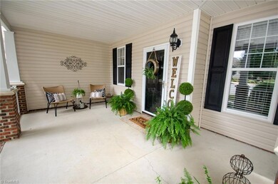 212 Farriers Ln, Jamestown, NC 27282 - photo 3