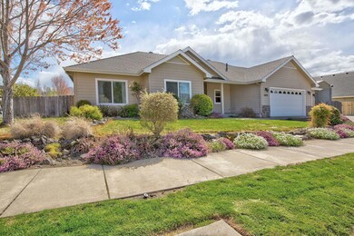 1451 SE Vance Dr, Grants Pass, OR 97527 - photo 3