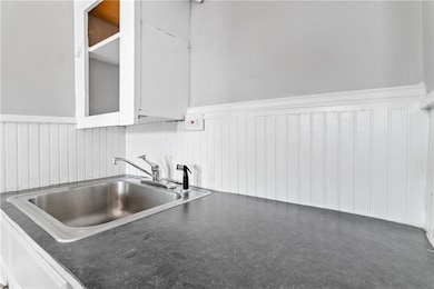 291 Maple Ave unit 2, Barrington, RI 02806 - photo 6