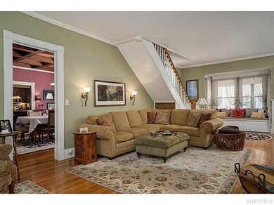 Living Room 482 Fillmore Ave, East Aurora, NY - li