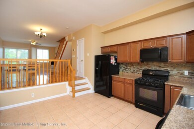 25 Peacock Loop, Staten Island, NY 10309 - photo 6