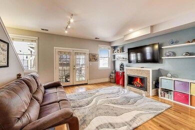 1437 W Belmont Ave unit 4, Chicago, IL 60657 - photo 4