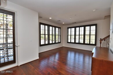 07 Living Room 01