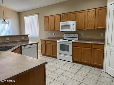 10447 E Jan Cir unit II, Mesa, AZ 85209 - photo 3
