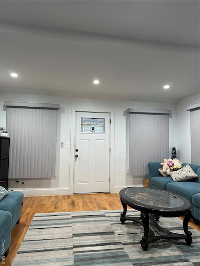 9322 Vanderveer St, Queens Village, NY 11428 - photo 5