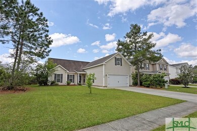 HOA maintained on the neighboring corner lot