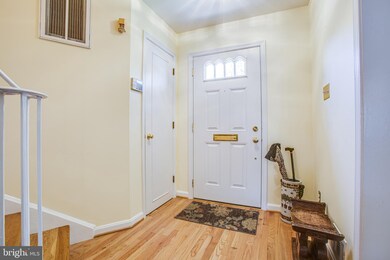 5992 Queenston St, Springfield, VA 22152 - photo 6