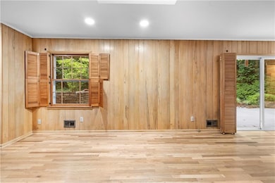 3560 Embry Cir, Atlanta, GA 30341 - photo 7